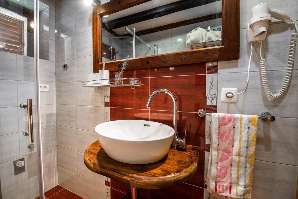 Rustic Istrian House Varesco Krnica Luaran gambar