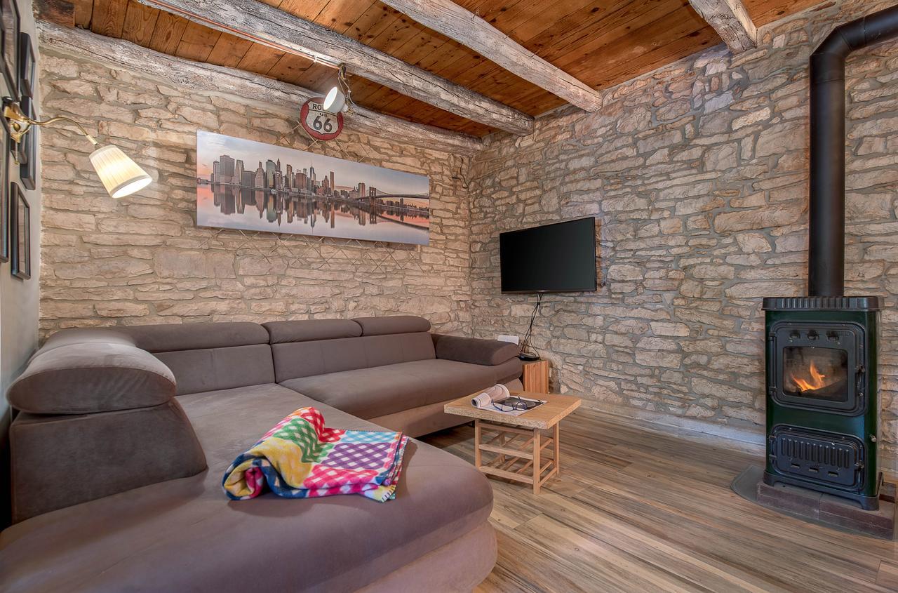 Rustic Istrian House Varesco Krnica Luaran gambar